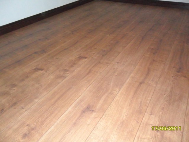 KRONO_ORIGINAL_HAMTON_OAK_LAMINATED_FLOOR_8MM_AC4_INSTALLED_IN_PRETORIA_117860.JPG